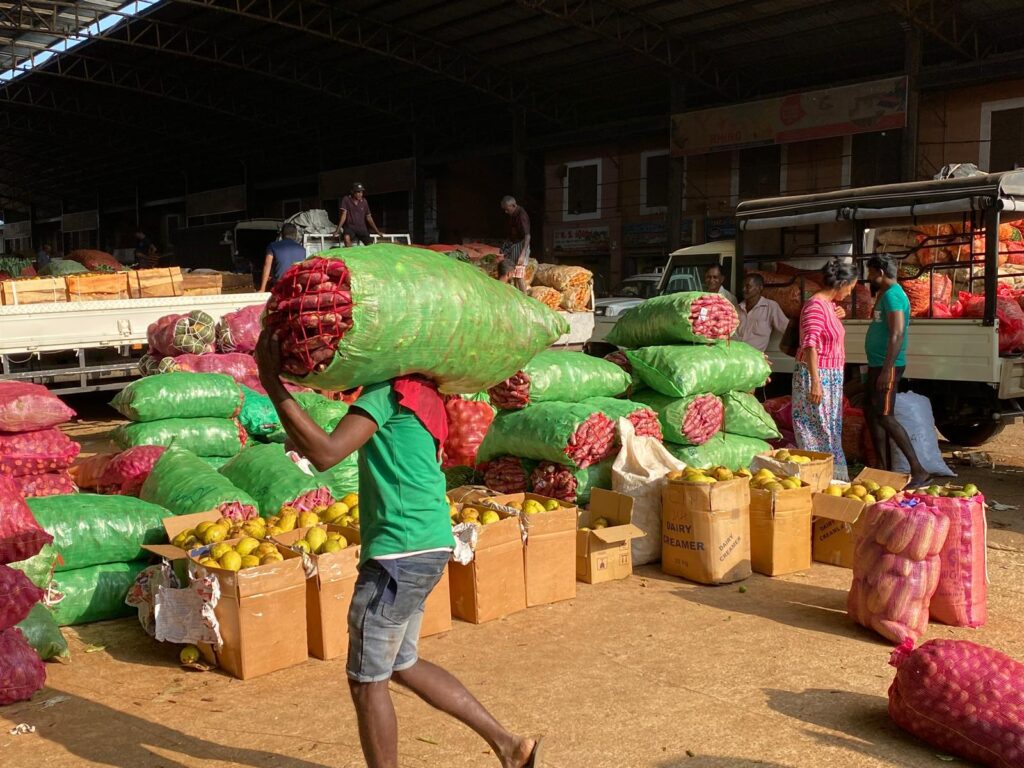 Gemüsegrossmarkt in der Kleinstadt Dambulla.